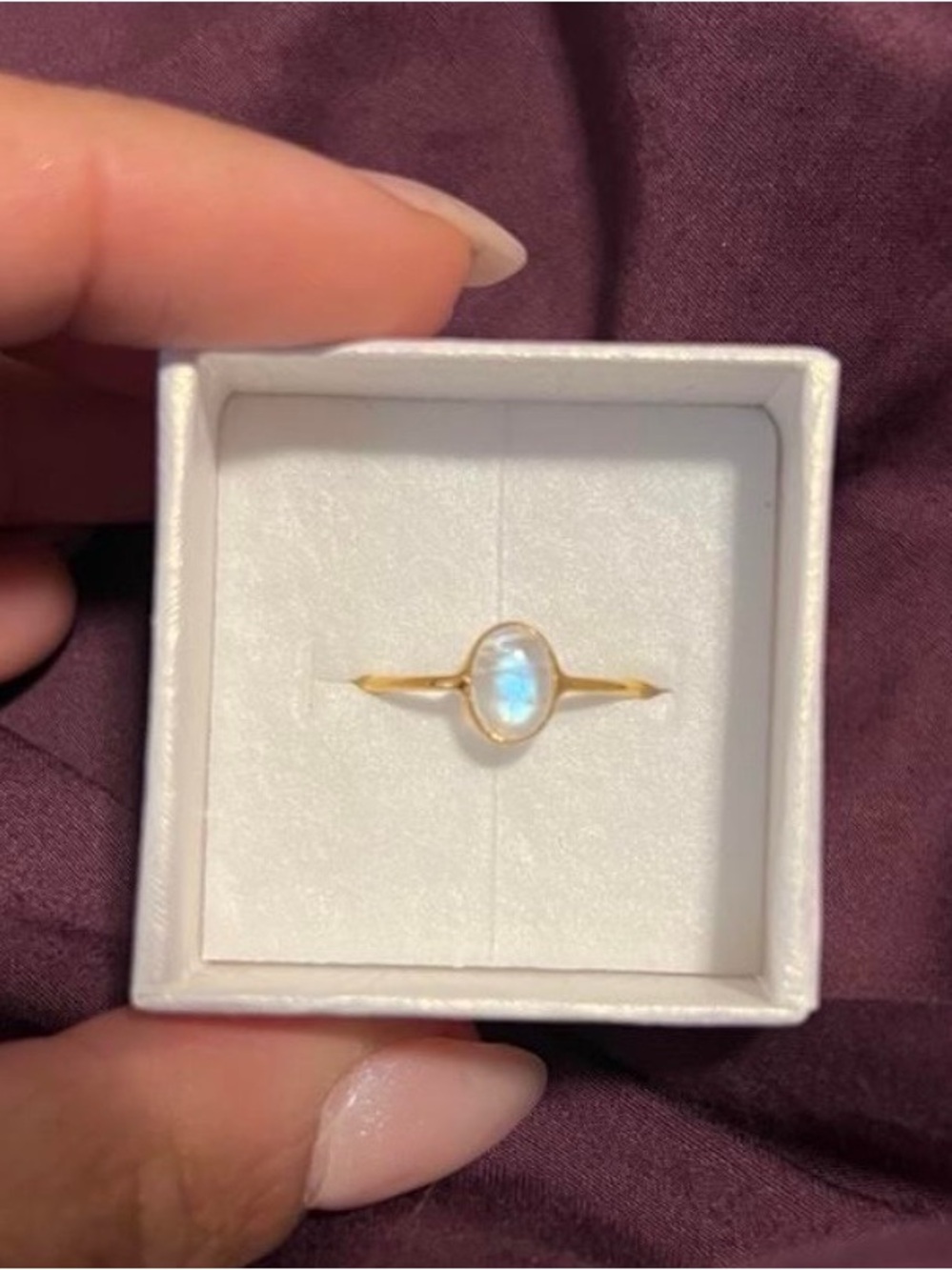 NEW 18k solid yellow gold ring with a rainbow moonstone size 8